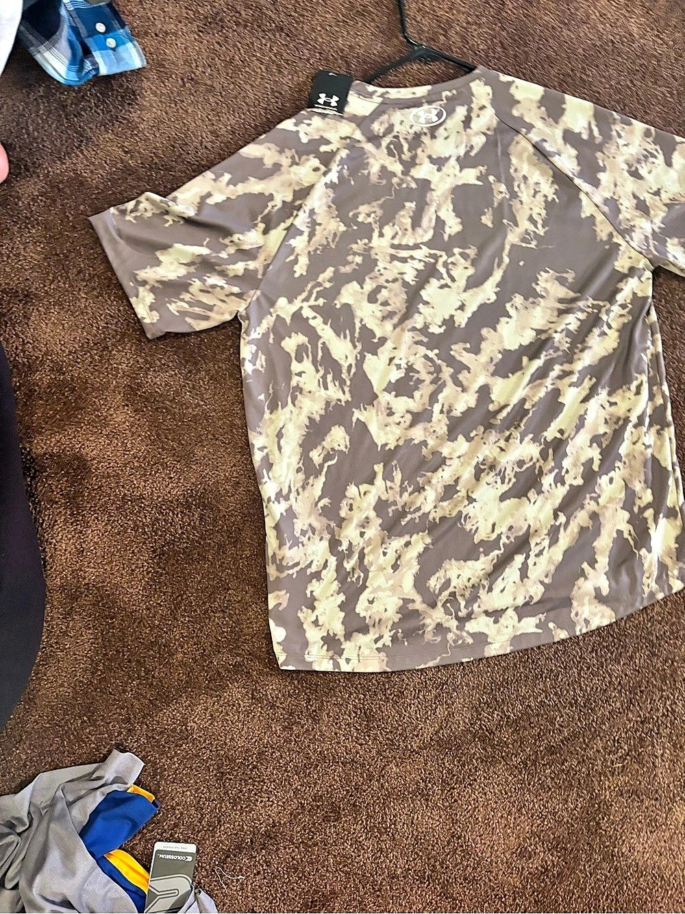 Under Armor tee - Picture 3 of 4